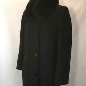 Sophisticated Women's Black Pea Coat with Fur Collar